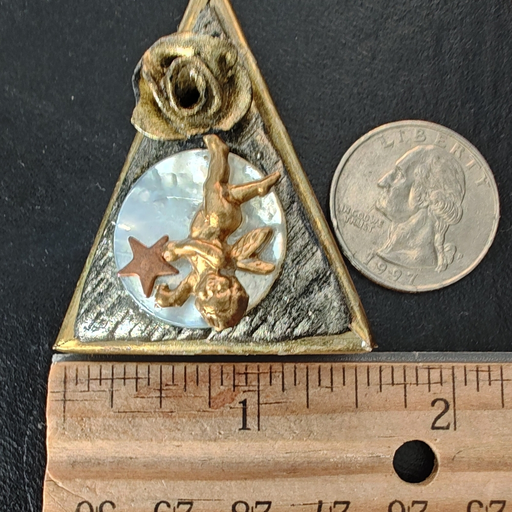 4 Gold-Tone Brooches/Pins - Picture 10 of 16